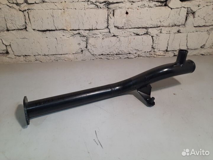 Патрубок помпы Приора Калина