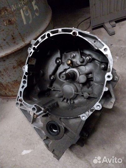 Продам МКПП рено сандэро логан