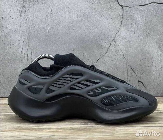 Adidas yeezy boost 700 v3