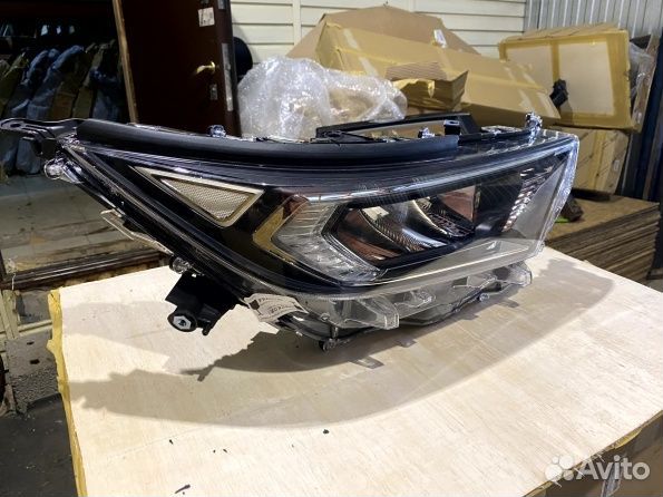 Тойота Рав 4 50 Фара правая