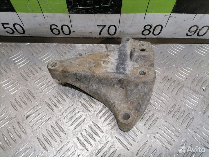 Кронштейн кпп Volkswagen Golf 6