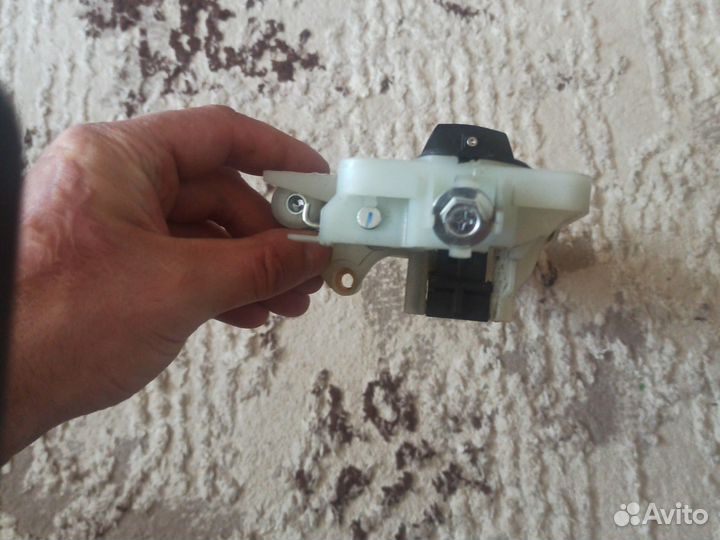 Ручка правая,внешняя с кронштейном hyundai creta