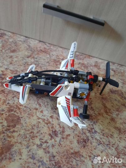 Lego Technic 42057