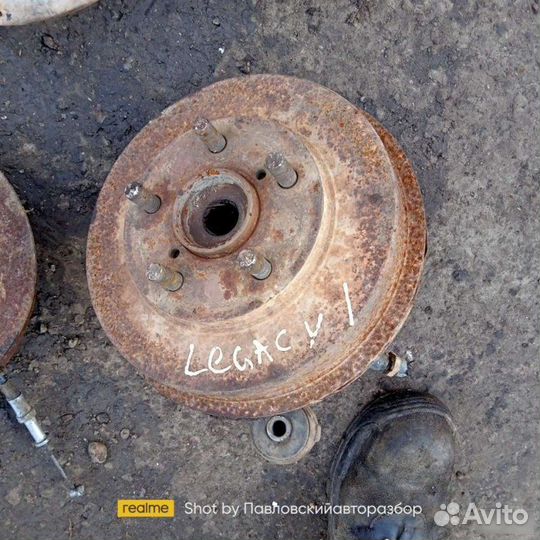 Поворотный кулак ступица Subaru Legacy