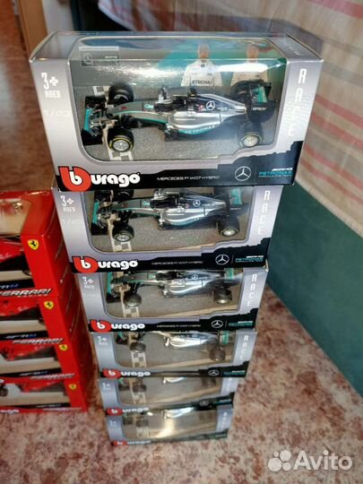 Bburago 1 43 формула 1 Mercedes & Ferrari