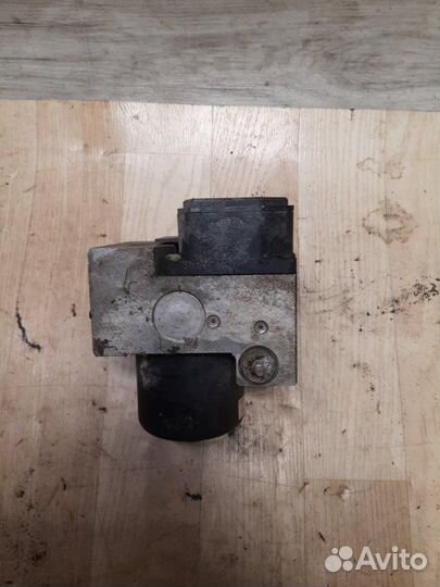 Блок ABS Toyota Harrier MCU10W 1MZ-FE 3.0 2002