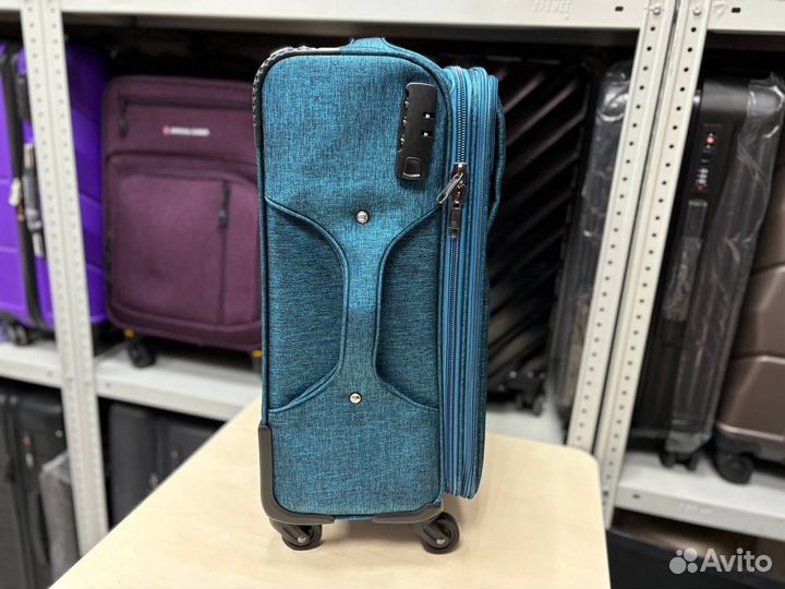 Текстильный чемодан