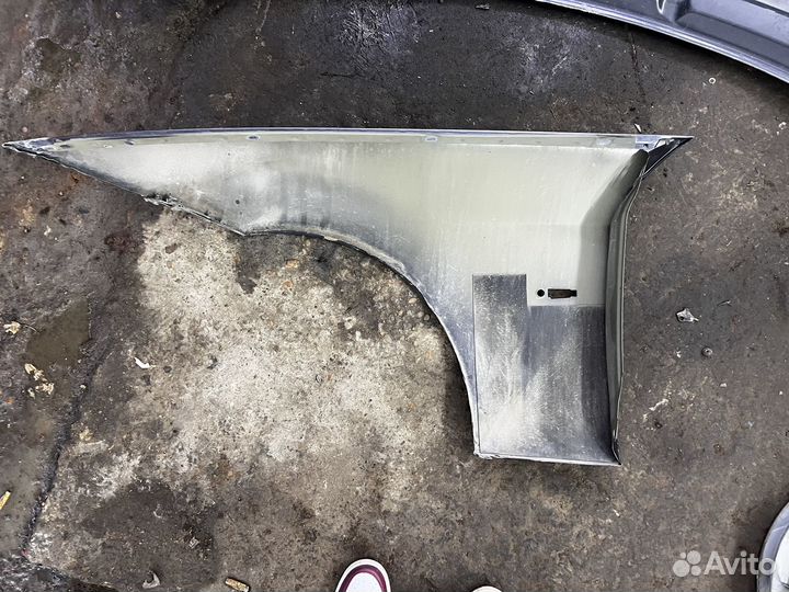 Крыло переднее право E90