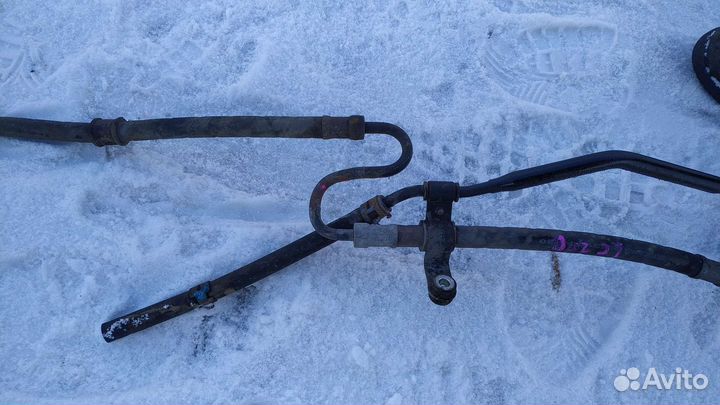 Трубки гура Toyota Land Cruiser 200