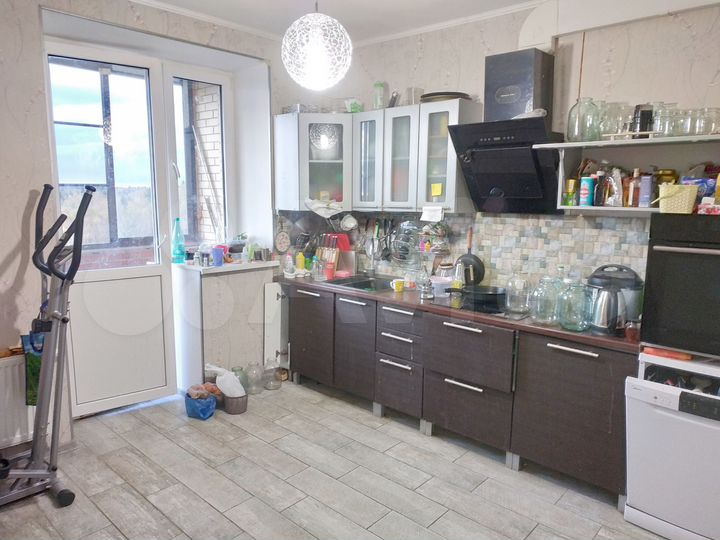 3-к. квартира, 82,3 м², 10/16 эт.