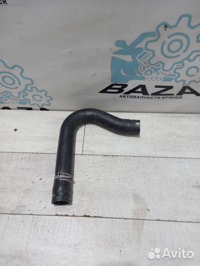 Патрубок системы охлаждения Mitsubishi Pajero 4