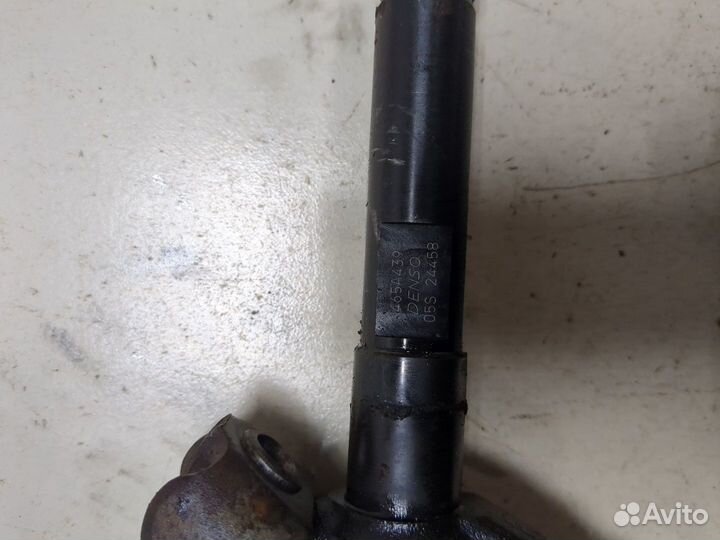 Форсунка топливная Mitsubishi L200, 2015