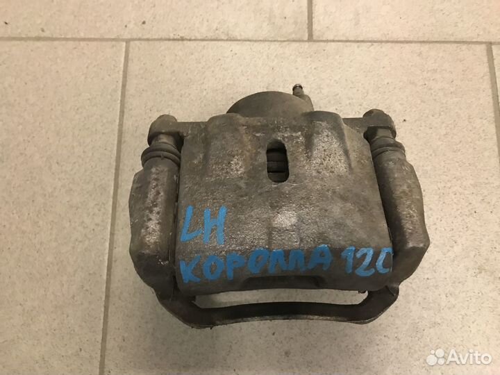 Corolla 120 Суппорт передний левый на 1.8 л б.у