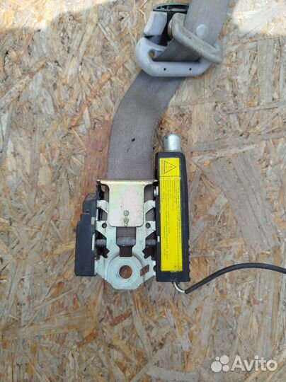 Ремень безопасности с пиропатроном передний правый