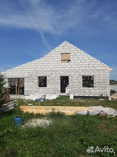 Бригада строителей