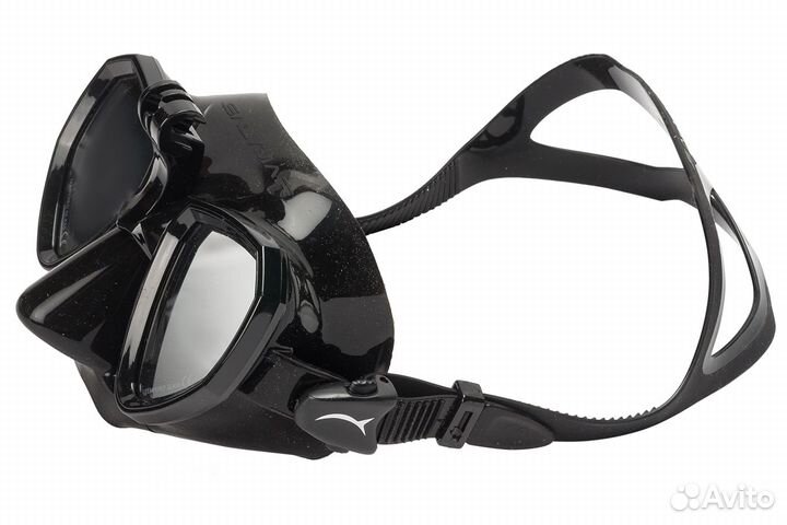 Маска для подводной охоты с креплением для камеры