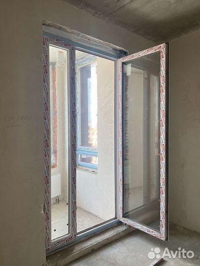 Балконная дверь с окном