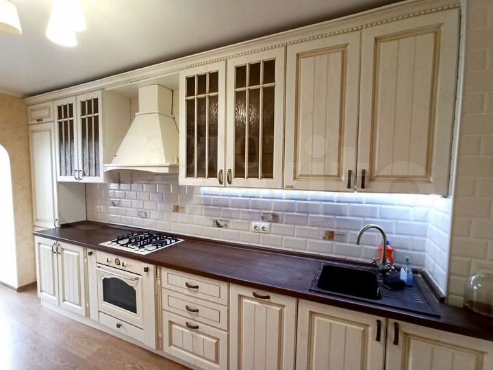 4-к. квартира, 95 м², 3/10 эт.