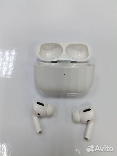Беспроводные наушники airpods