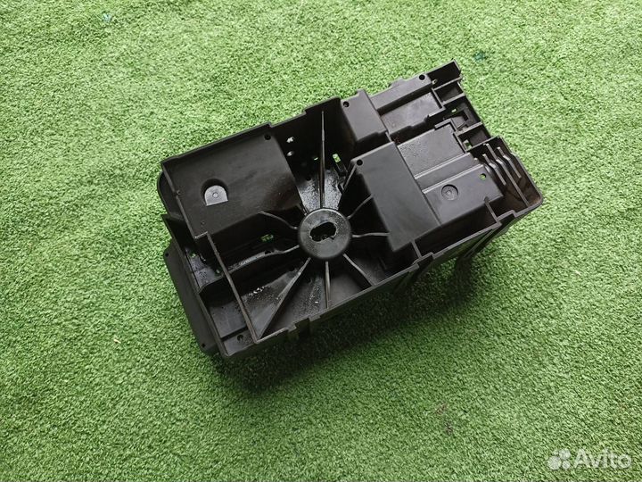 Корпус блока предохранителей Chevrolet Cruze