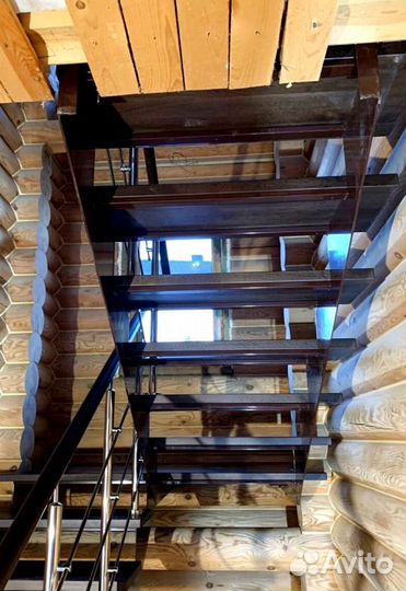 Лестница с забежными ступенями под ключ