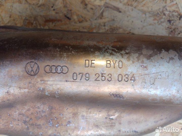 Выпускной коллектор правый Audi A8 D4 long 4.2