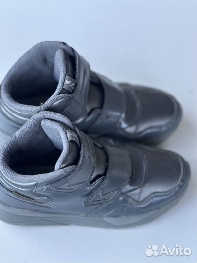 Кроссовки демисезонные