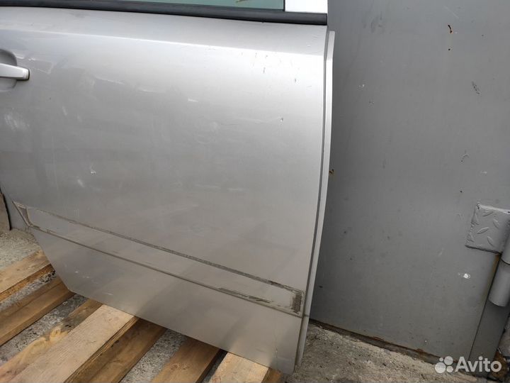 Дверь задняя правая на Opel Astra H Универсал Z157