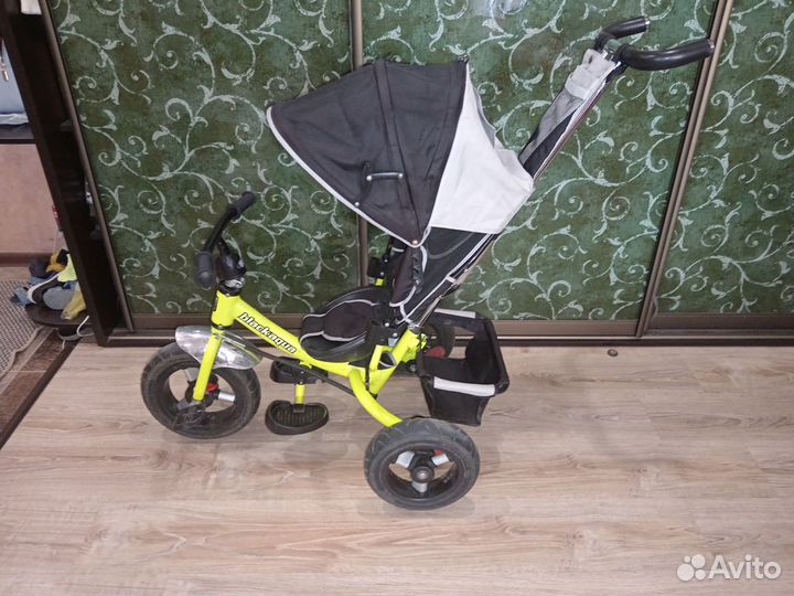 Трехколесный велосипед