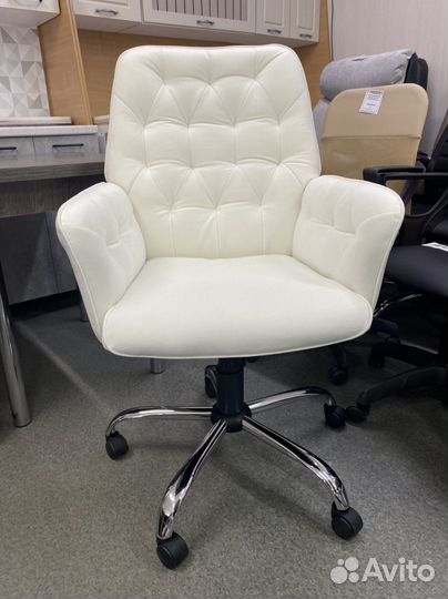 Кресло компьютерное интерьерное новое