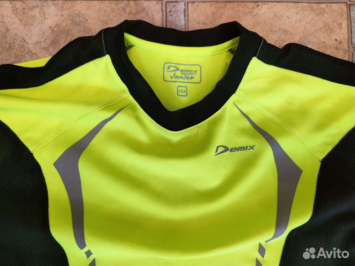 Спортивная футболка для подростка