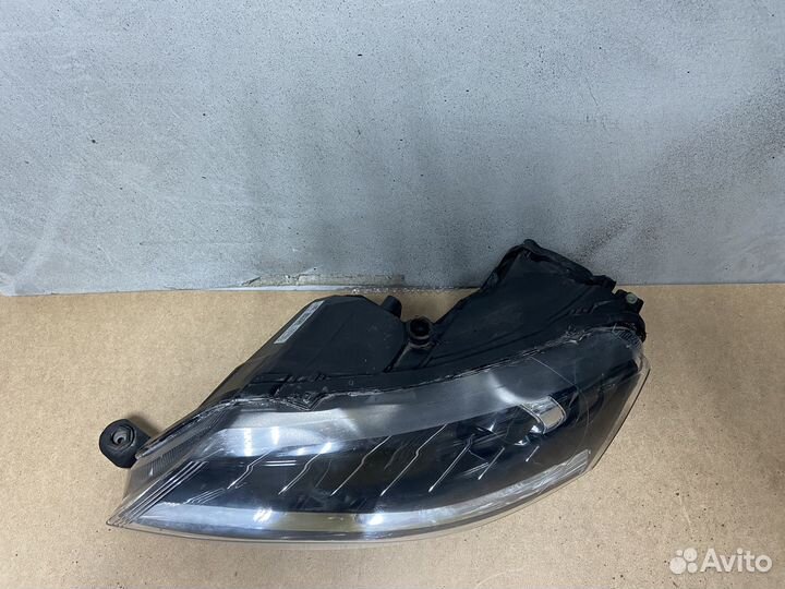 Skoda rapid фара левая ксенон с дхо 2019г. блок