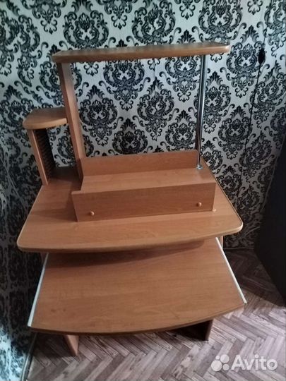 Компьютерный стол