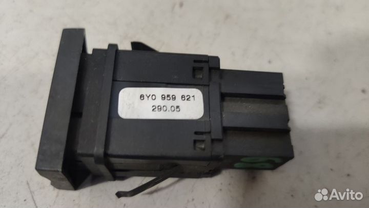 Кнопка обогрева заднего стекла Skoda Fabia 1 6Y