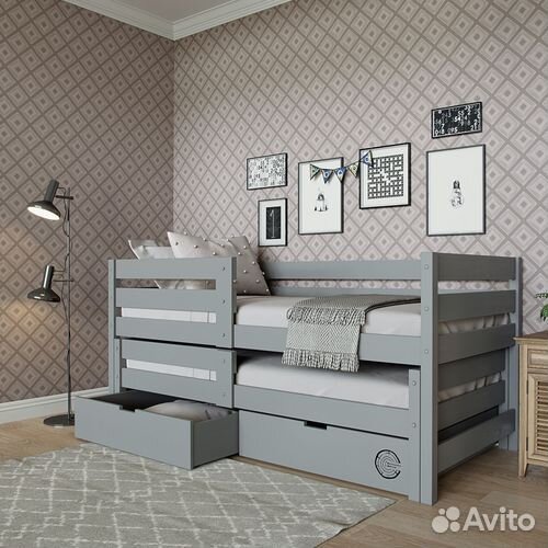 Детская кровать из дерева с выкатным местом