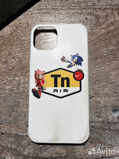 Чехол на iPhone 13