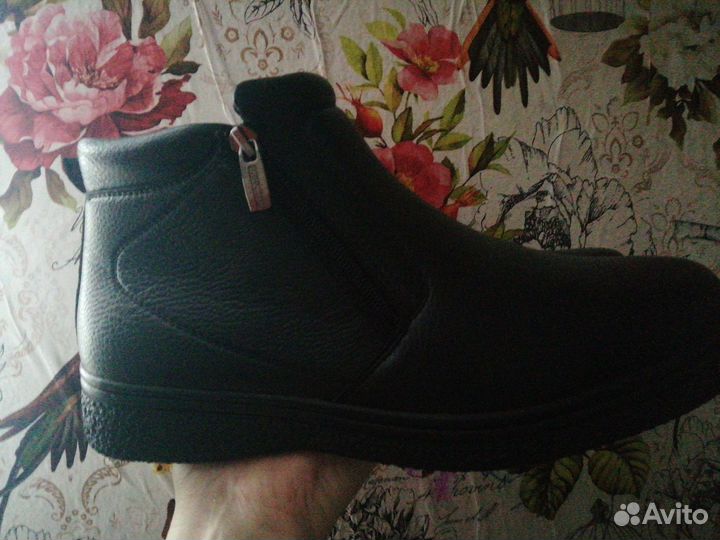 Ботинки зимние новые 43 размер зендер