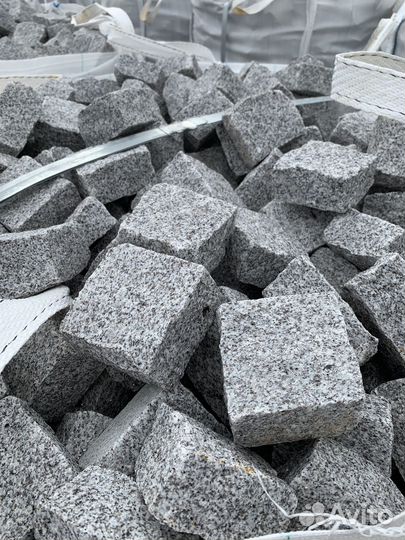 Брусчатка колотая, гранит Цветок Урала, опт от 123