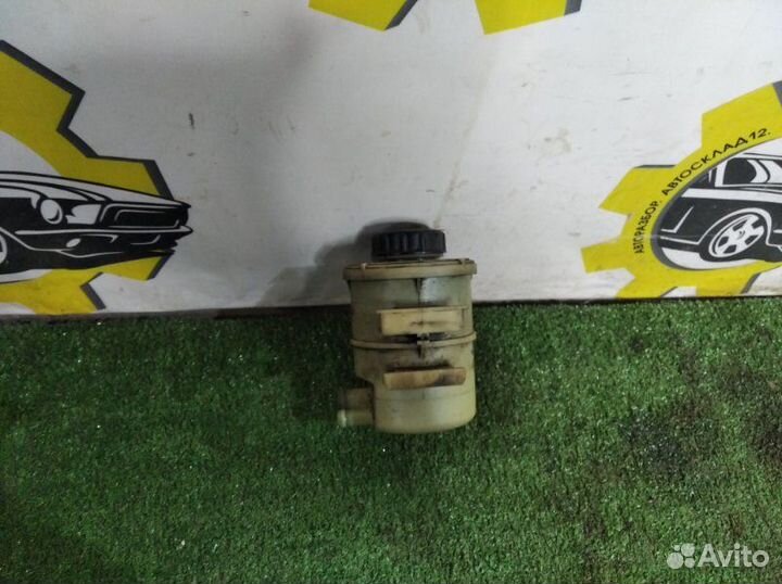 Бачок гур Renault Sandero хетчбэк K7M 2012