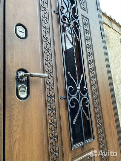 Входная дверь с терморазрывом Лацио Лиственница