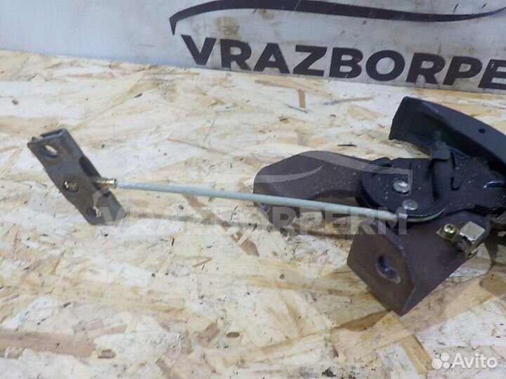 Рычаг стояночного тормоза Mitsubishi Lancer