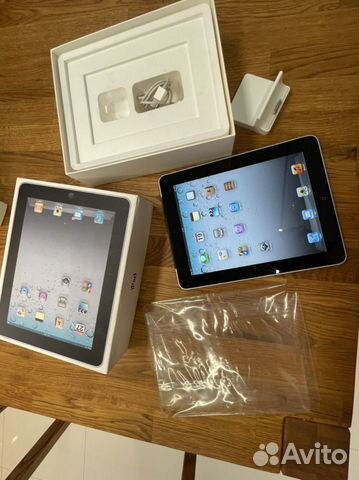 iPad 1 32gb в полном комплекте+ док станция, чехол