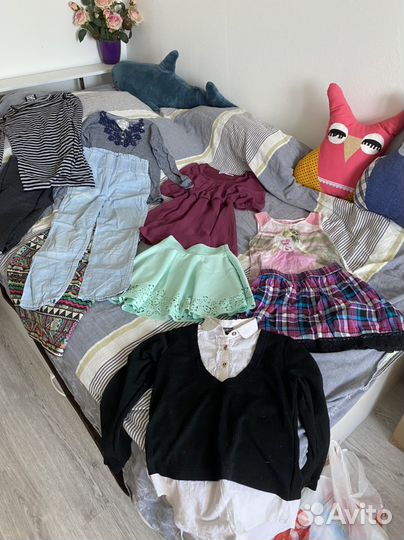 Отдам даром детские вещи на девочку