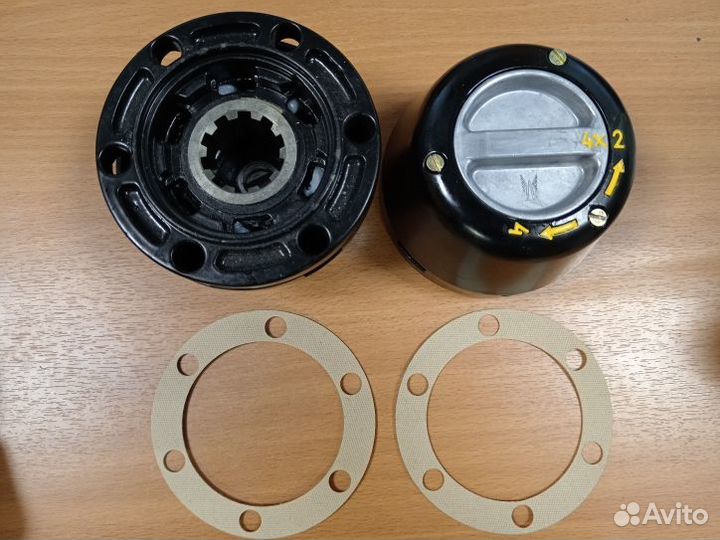 Хабы муфты передних колес УАЗ (2 шт.) с колпаком