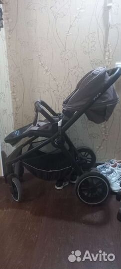 Прогулочная коляска 2 в 1