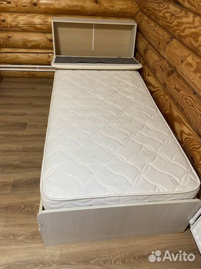 Детская кровать с матрасом