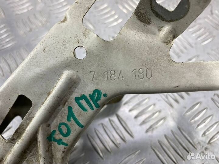 Кронштейн крыла правый Bmw 7 F01 N63B44 2009