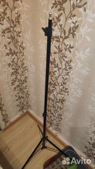 Штатив 1.92м. для телефона, фотоаппарата, уровня