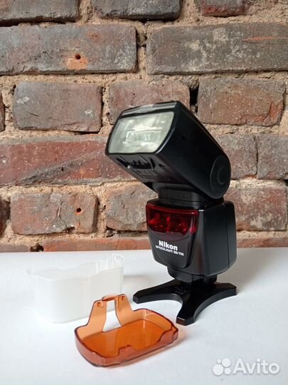 Nikon Speedlight SB-700