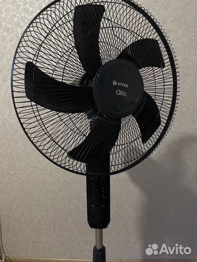Вентилятор напольный с пультом vitek